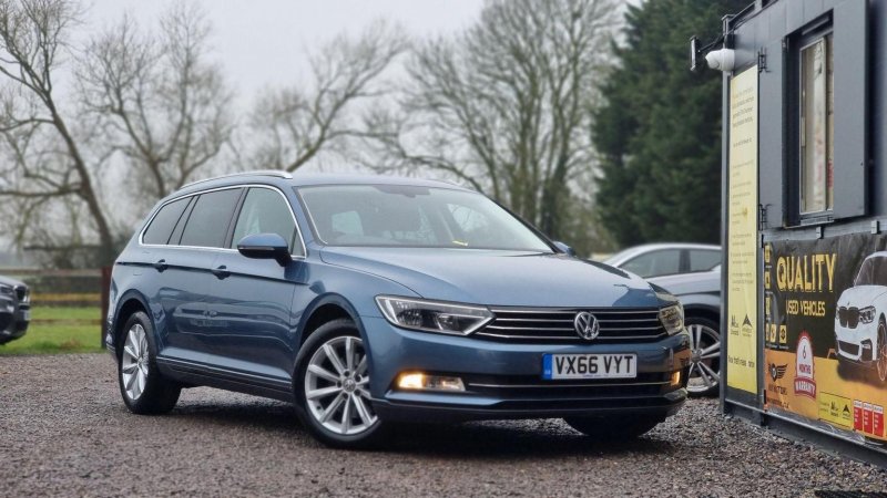 VOLKSWAGEN PASSAT