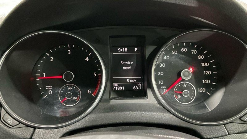 VOLKSWAGEN GOLF
