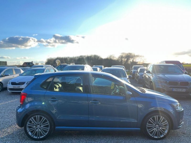 VOLKSWAGEN POLO