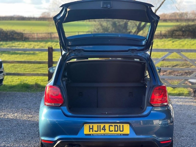 VOLKSWAGEN POLO