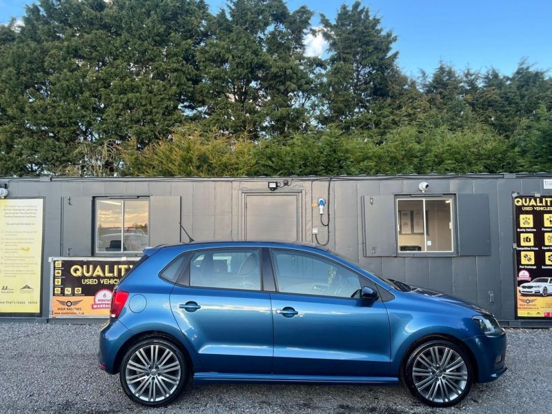 VOLKSWAGEN POLO