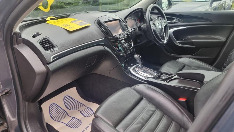 VAUXHALL INSIGNIA