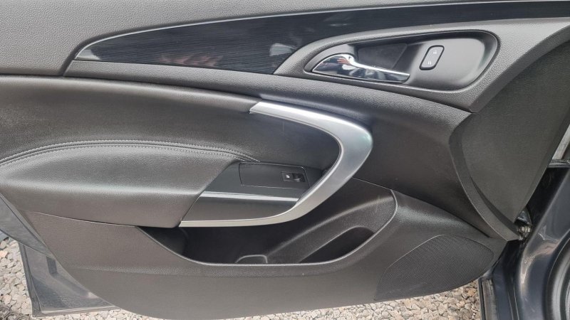 VAUXHALL INSIGNIA