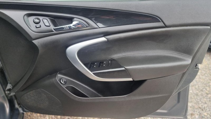 VAUXHALL INSIGNIA