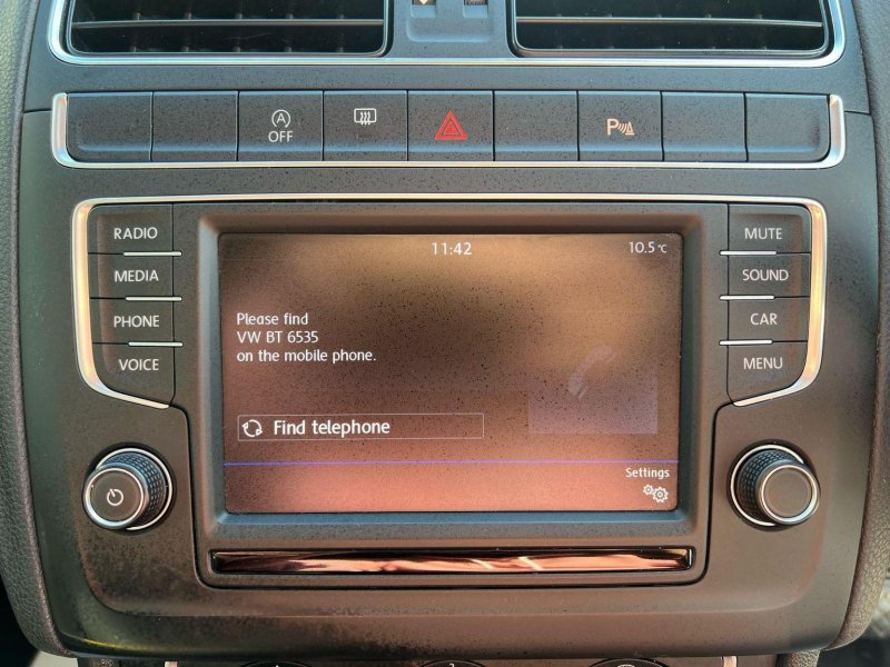 VOLKSWAGEN POLO