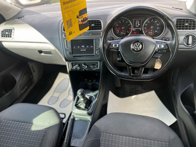 VOLKSWAGEN POLO