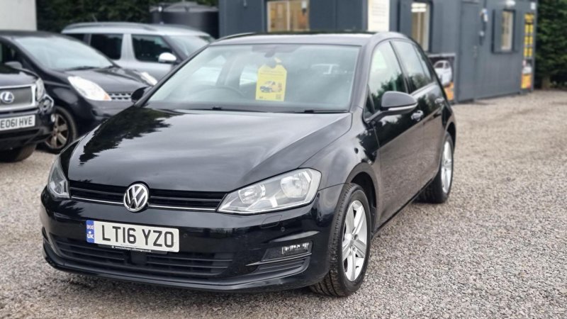 VOLKSWAGEN GOLF