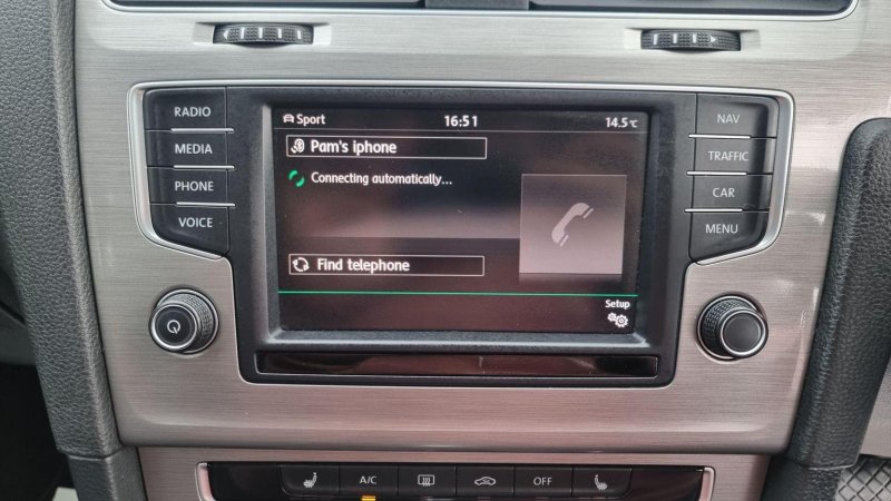 VOLKSWAGEN GOLF