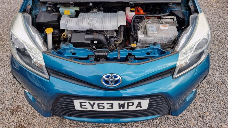 TOYOTA YARIS