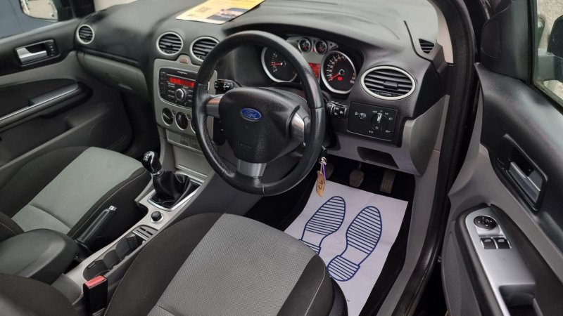FORD FOCUS