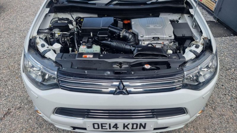 MITSUBISHI OUTLANDER