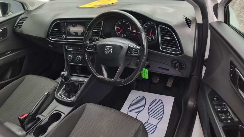 SEAT LEON