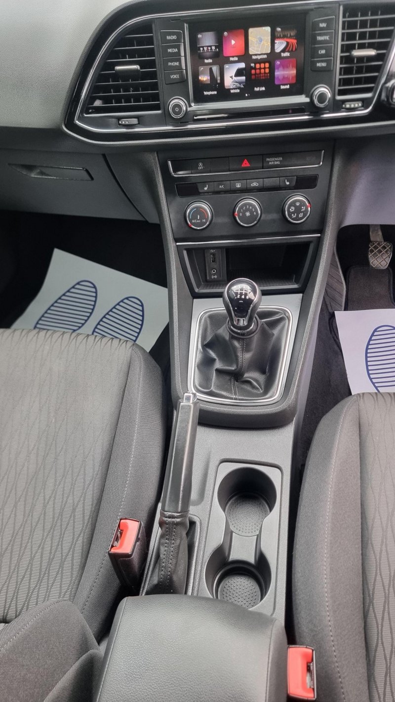 SEAT LEON