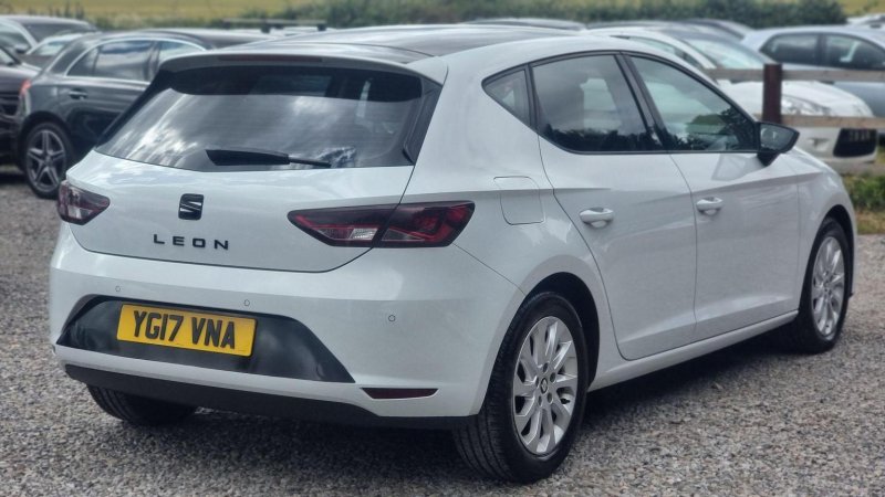SEAT LEON