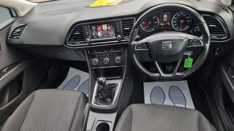 SEAT LEON