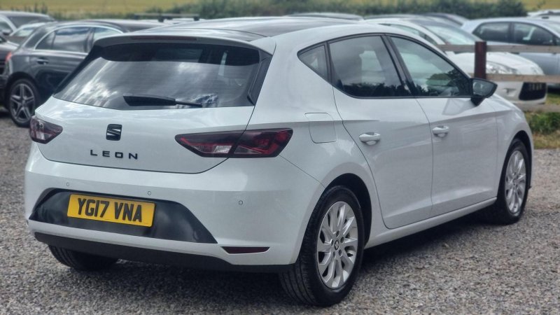 SEAT LEON