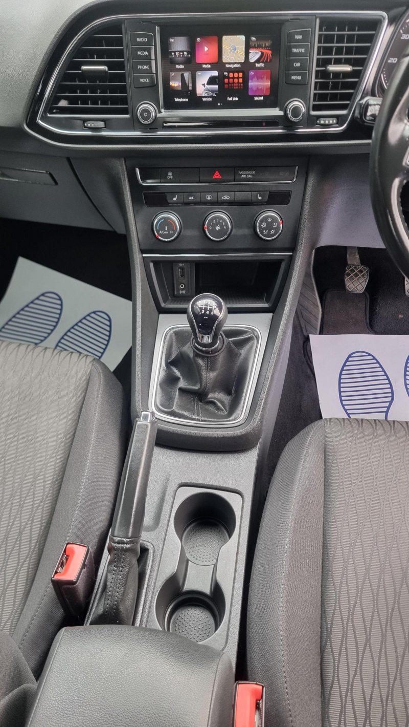 SEAT LEON